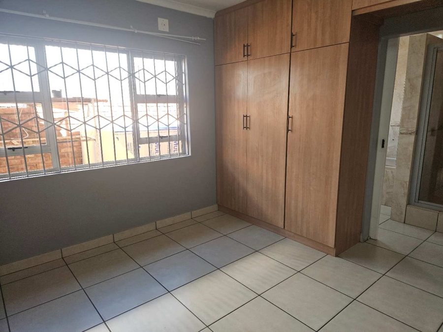 To Let 3 Bedroom Property for Rent in Floors Northern Cape